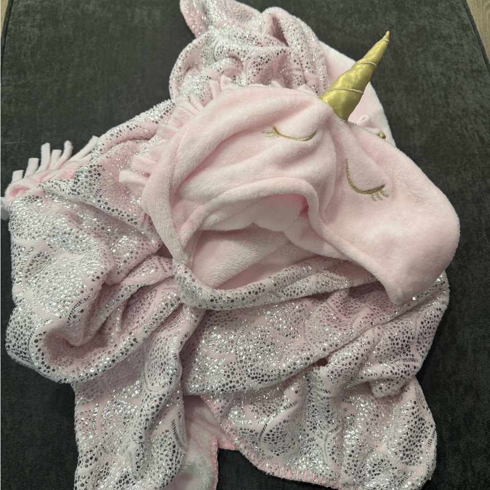 NWOT Pink Unicorn Hooded Blanket with Gold Horn